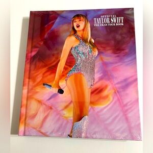 SEALED Taylor Swift Eras Tour Book‎